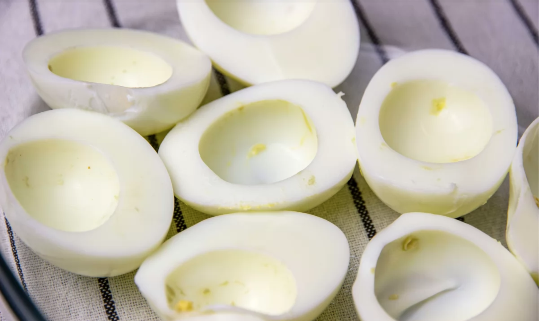 Pimientos asados con claras de huevo.